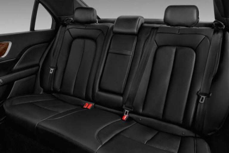 2019_lincoln_continental_rearseat